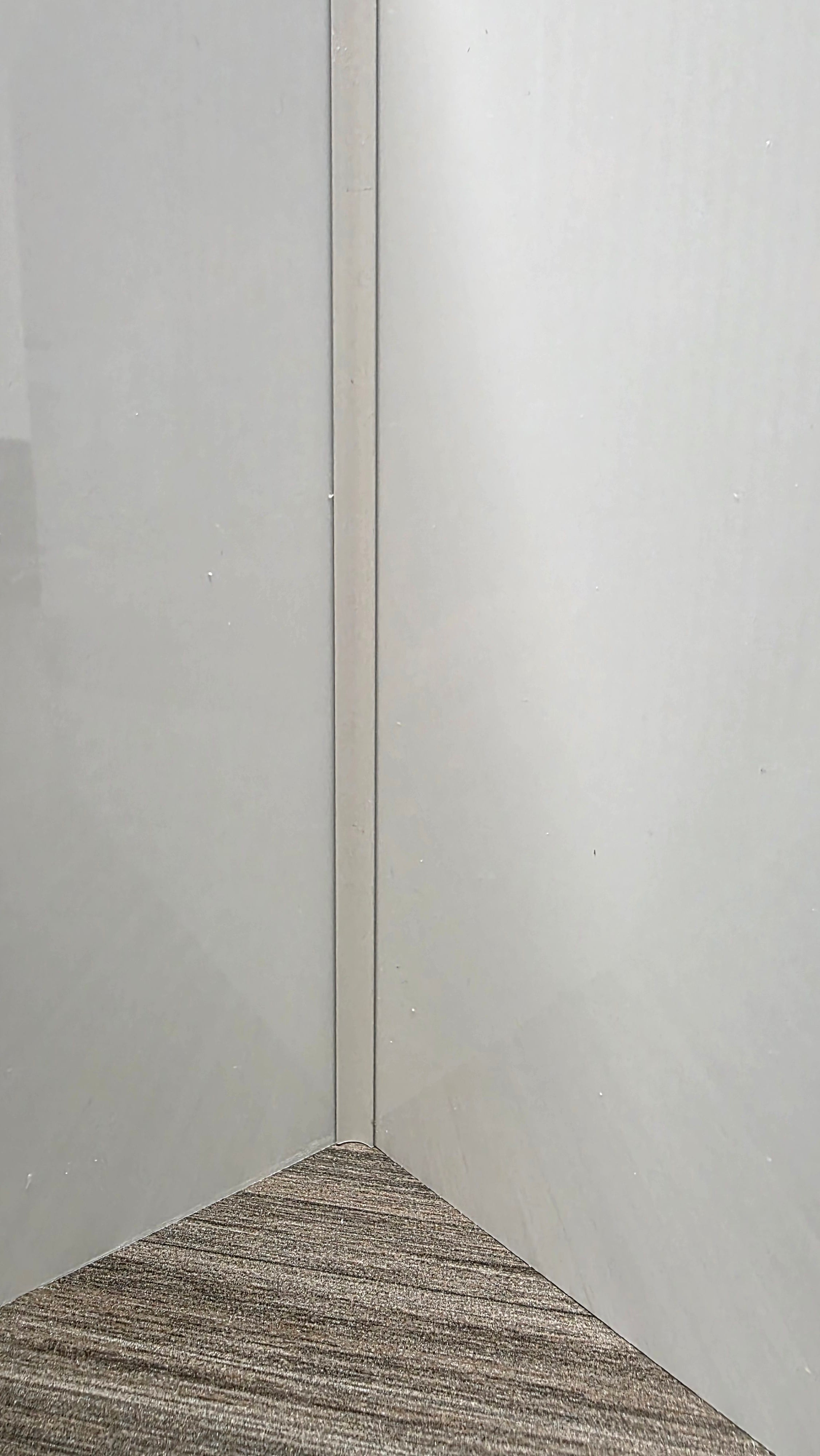 SPC Inside Corner Trim 108" – Black & White | For 3/16" Wall Panels